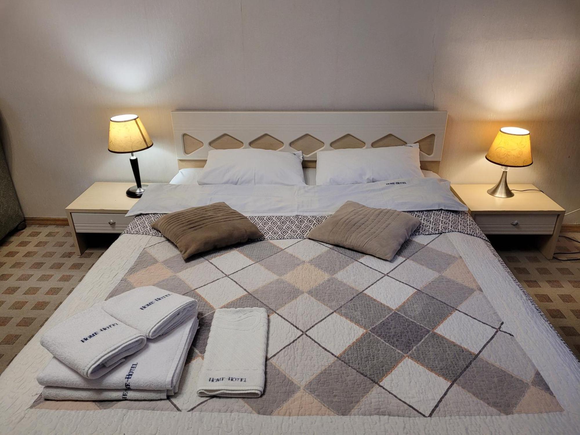 Home Hotel Apartments On Khreshchatyk Area Киев Экстерьер фото