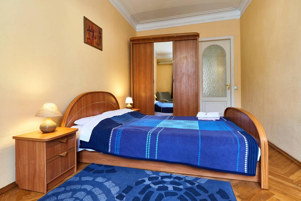 Home Hotel Apartments On Khreshchatyk Area Киев Экстерьер фото