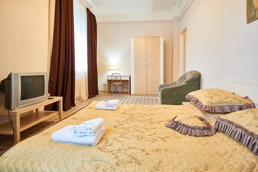 Home Hotel Apartments On Khreshchatyk Area Киев Экстерьер фото