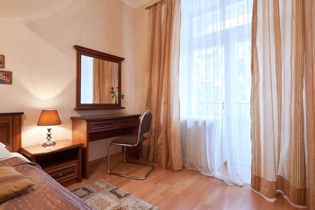 Home Hotel Apartments On Khreshchatyk Area Киев Экстерьер фото